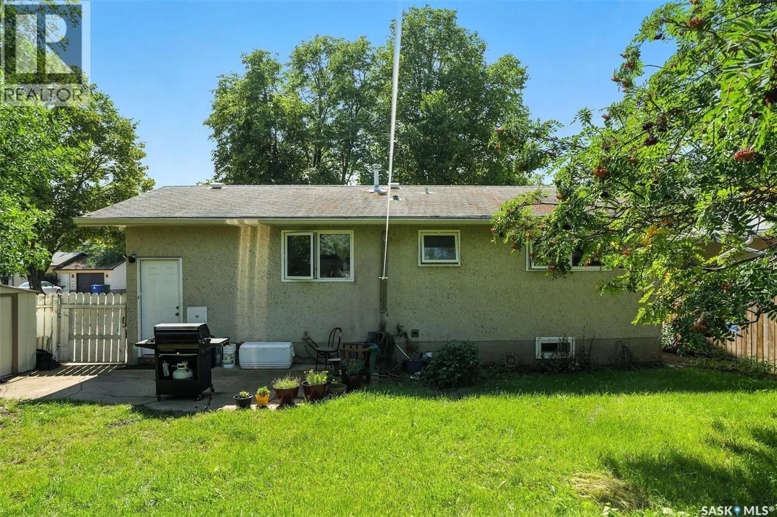 97 Maxwell CRESCENT