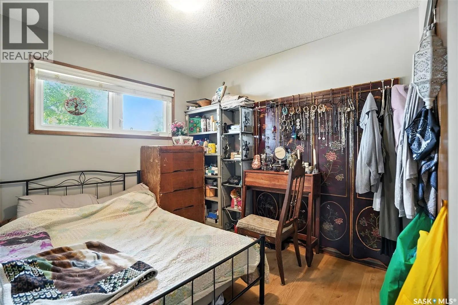 97 Maxwell CRESCENT