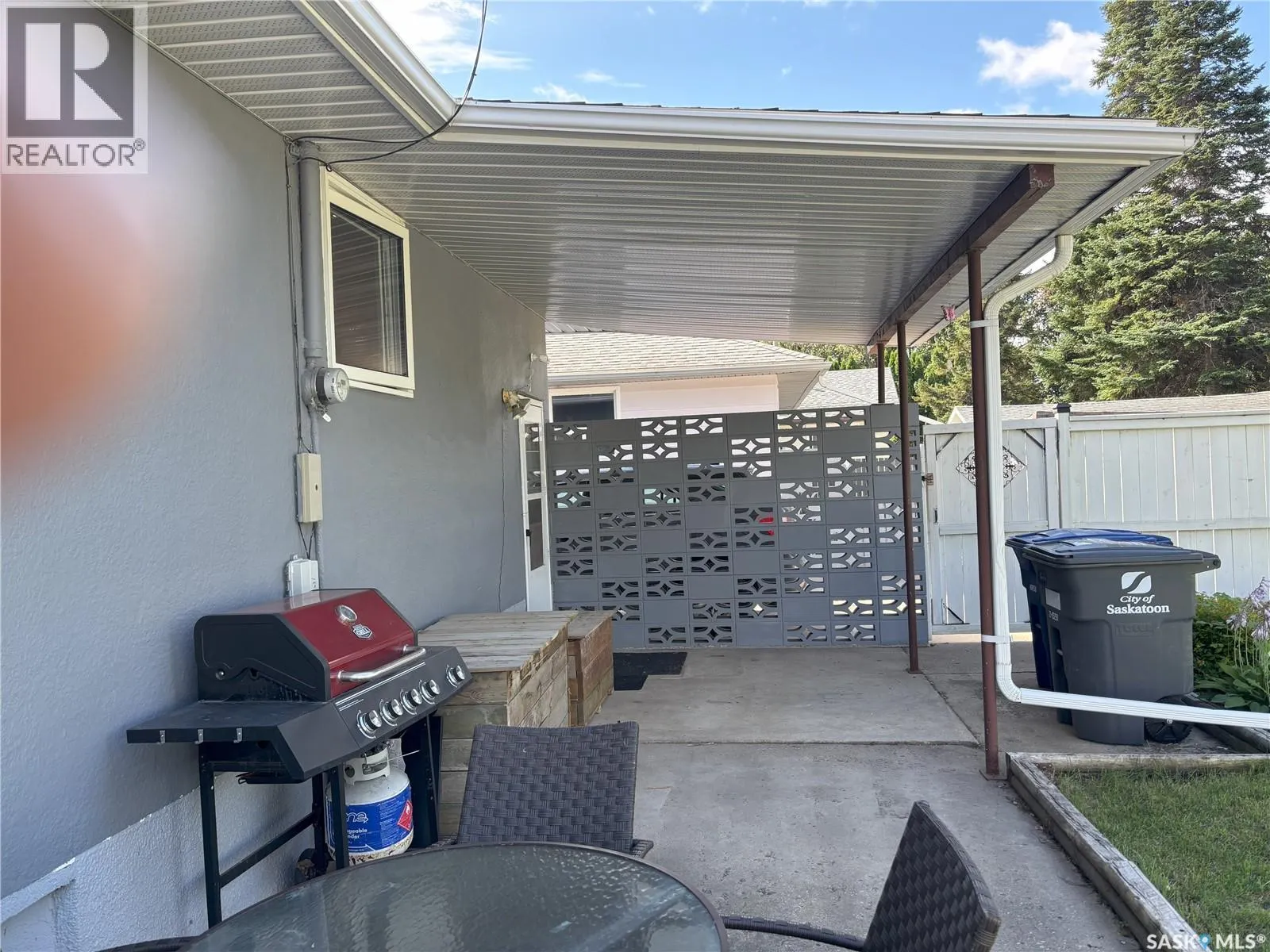 1626 GROSVENOR AVENUE
