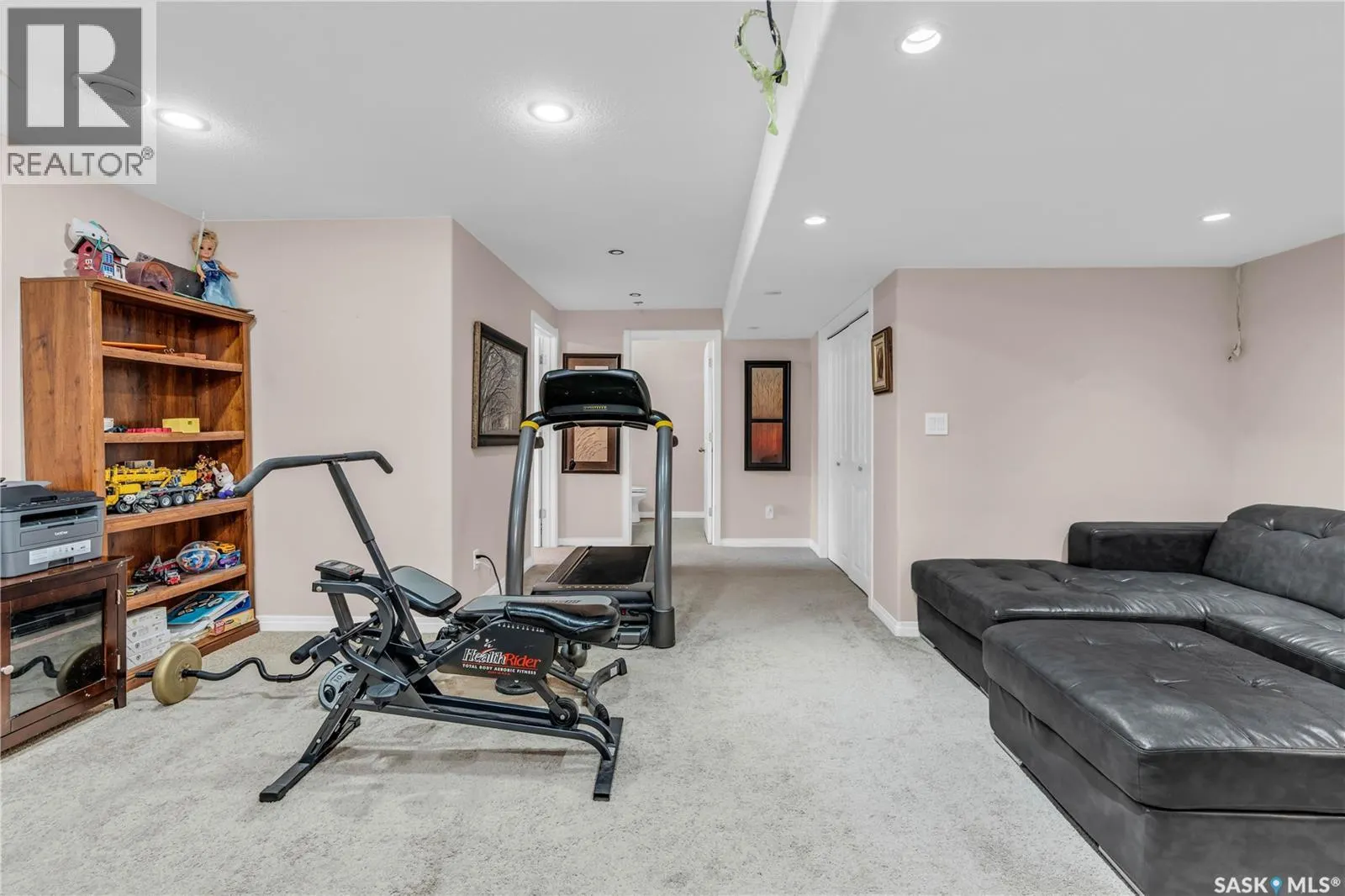206 Whalley CRESCENT