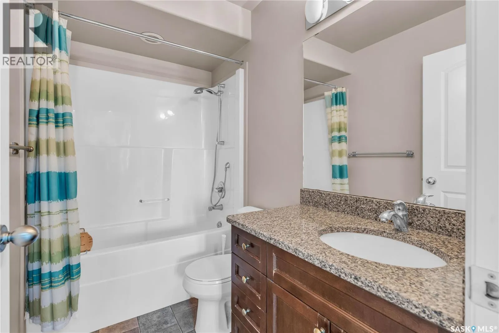 206 Whalley CRESCENT