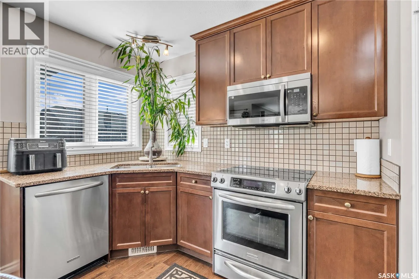 206 Whalley CRESCENT