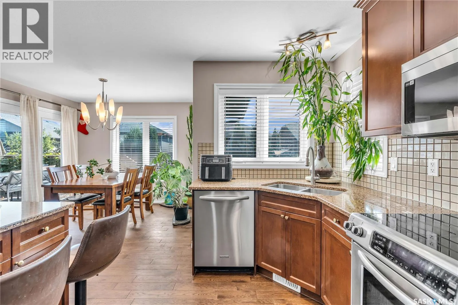 206 Whalley CRESCENT
