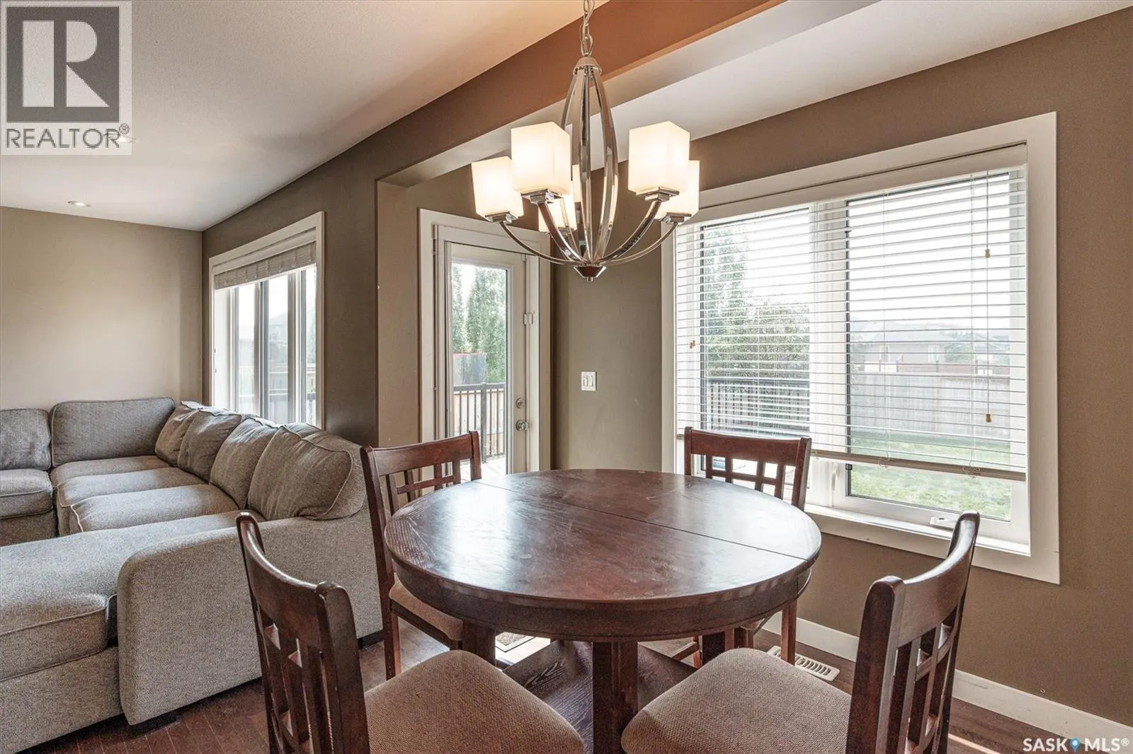 143 Childers CRESCENT