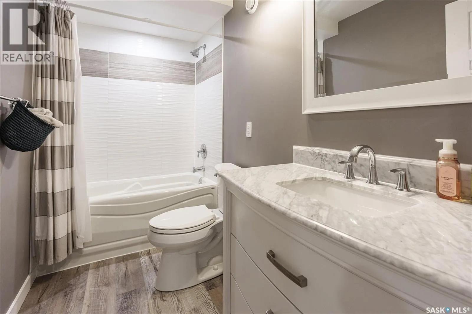 143 Childers CRESCENT