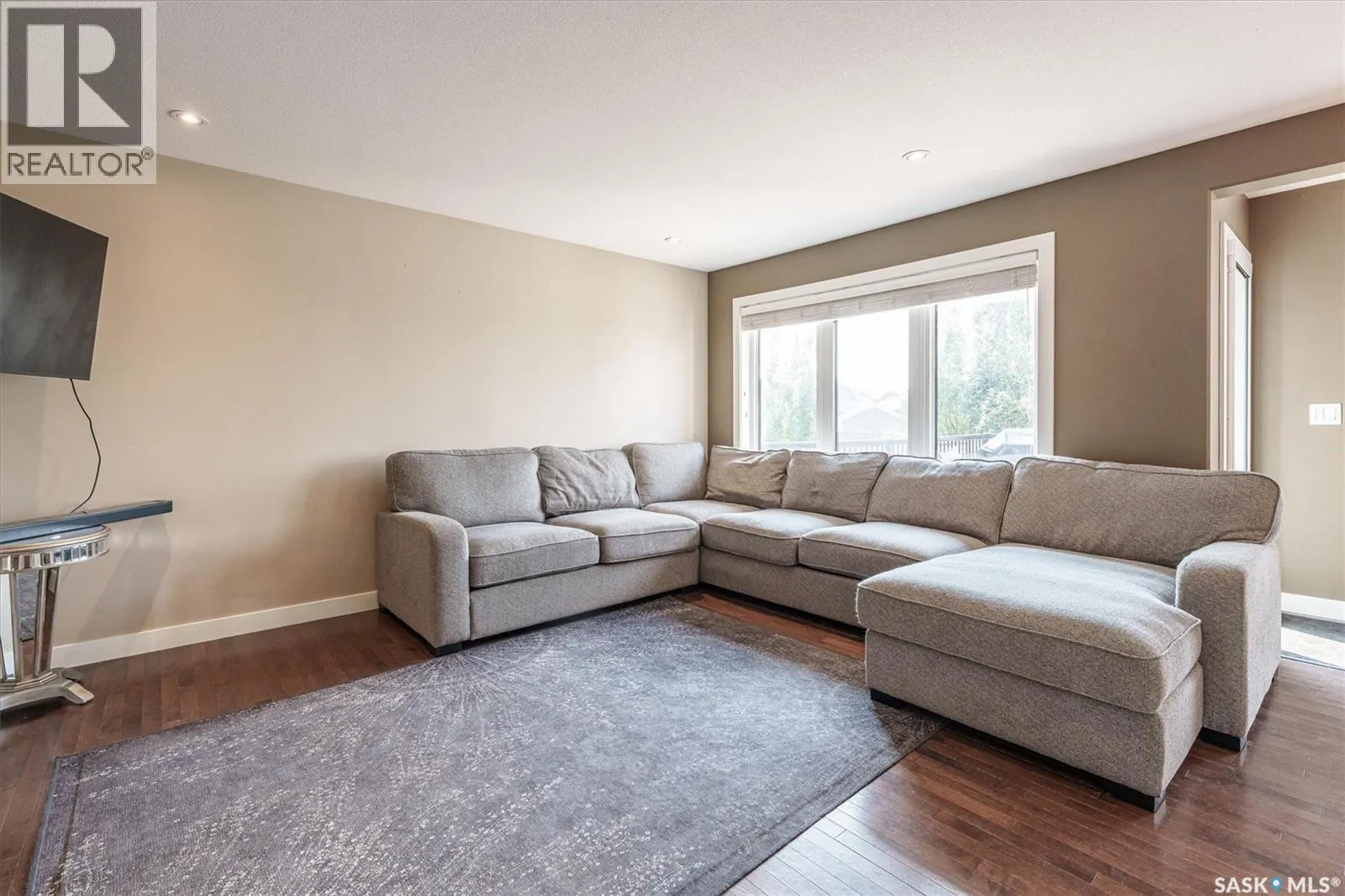 143 Childers CRESCENT