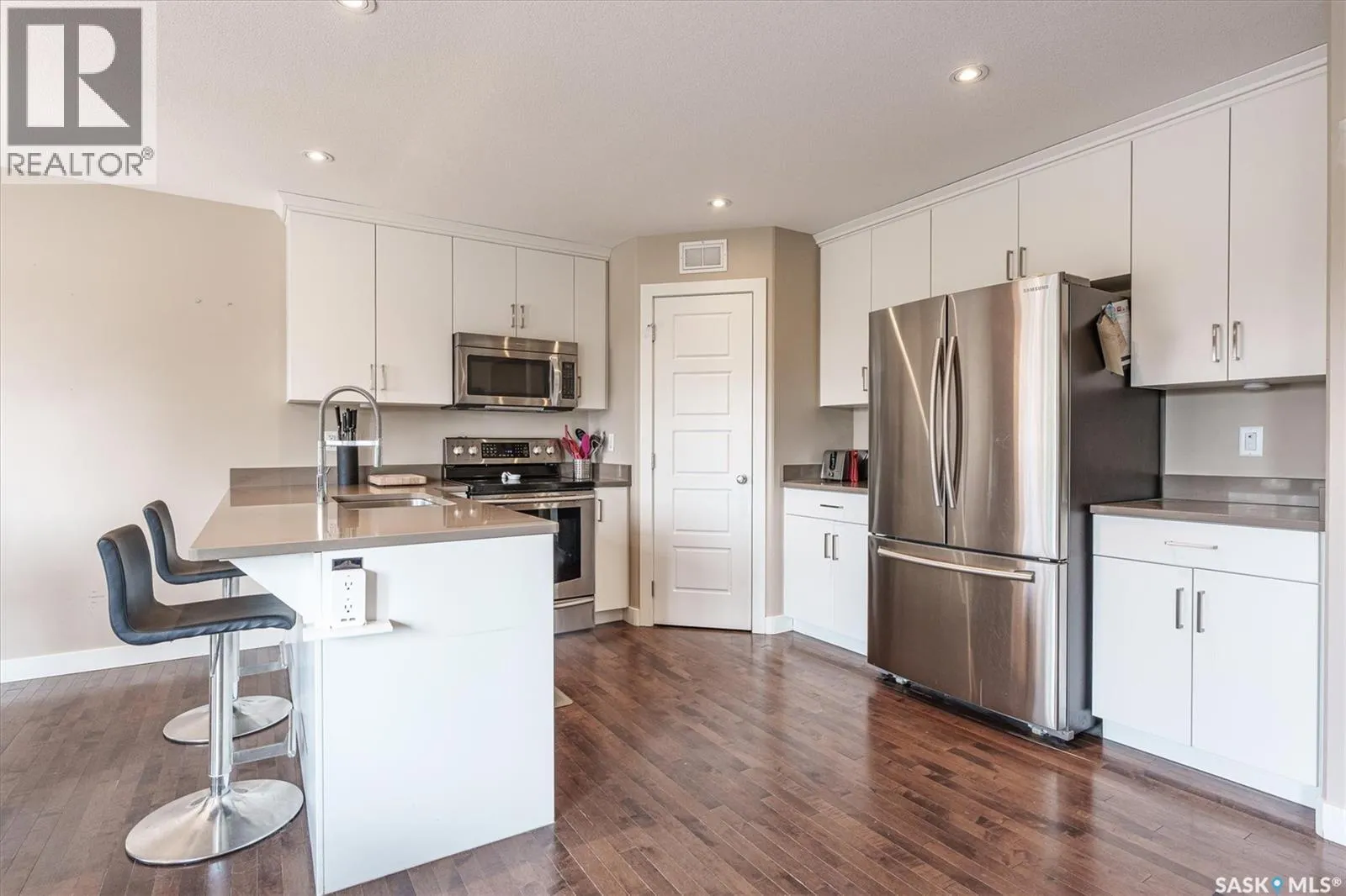 143 Childers CRESCENT