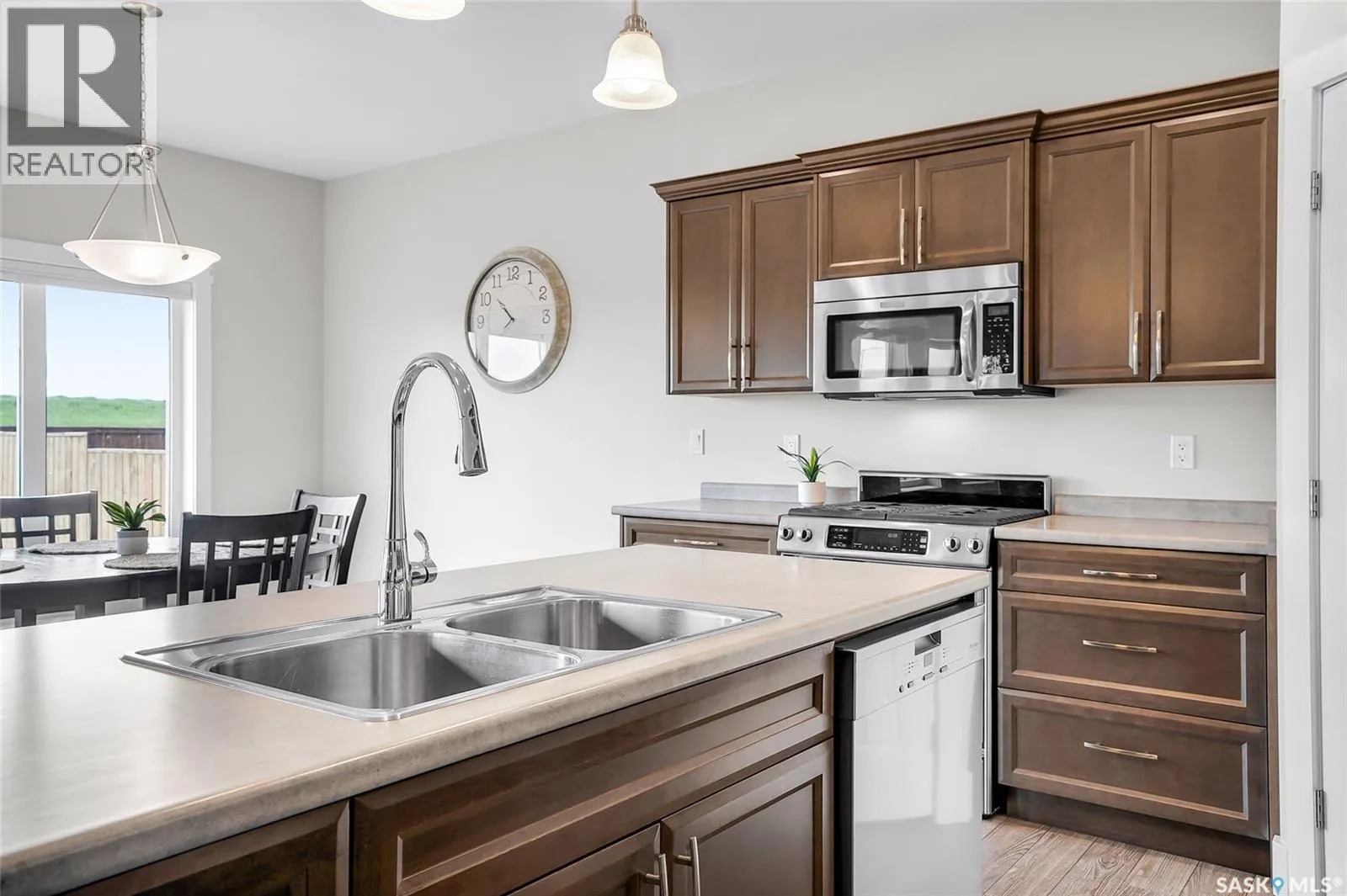 303 Kolynchuk MANOR