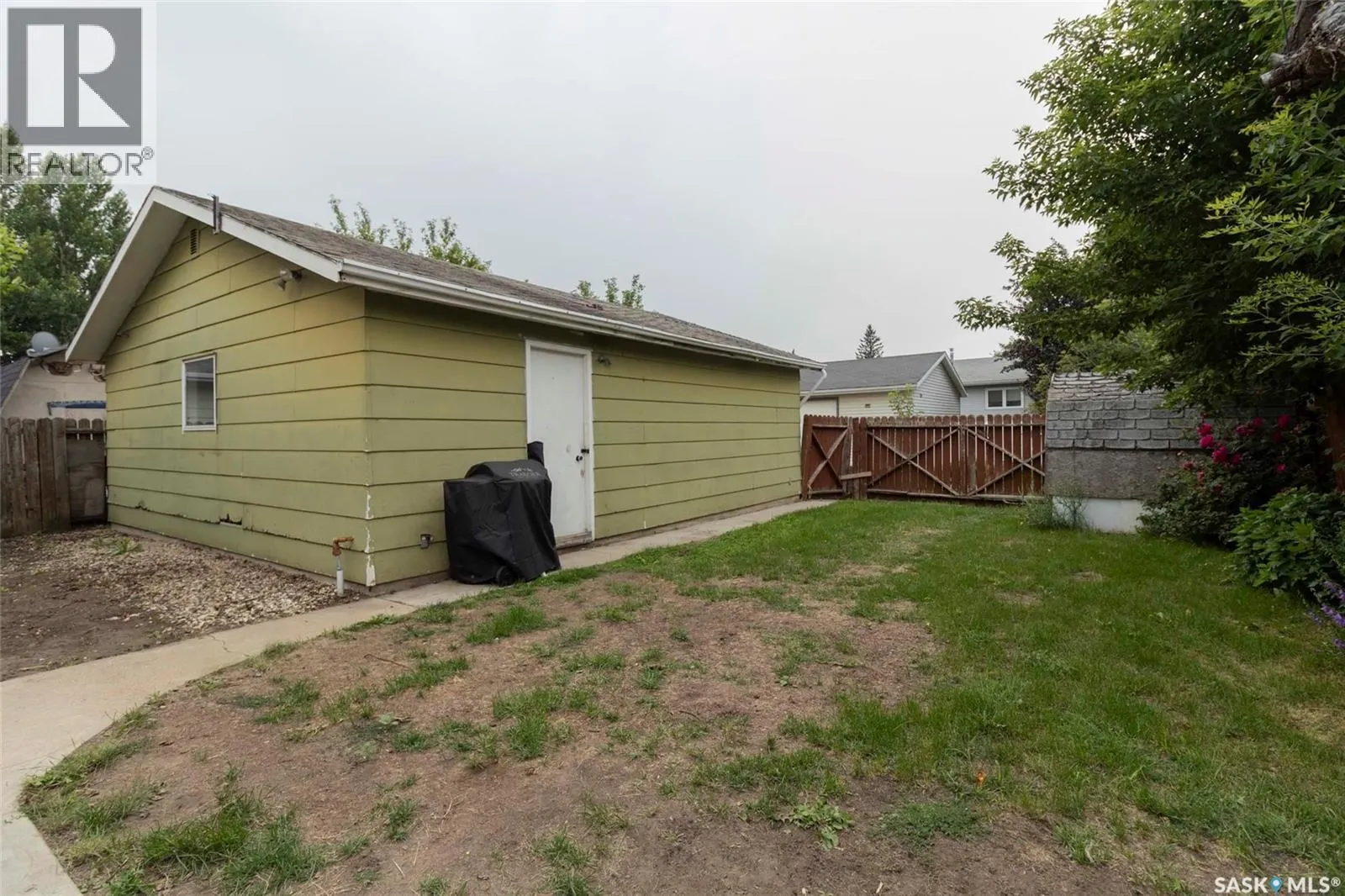823 Steeves AVENUE