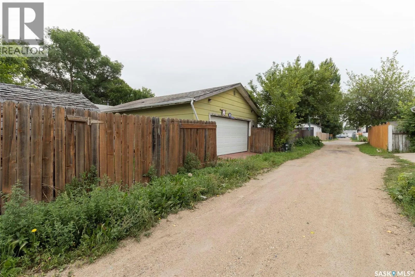 823 Steeves AVENUE