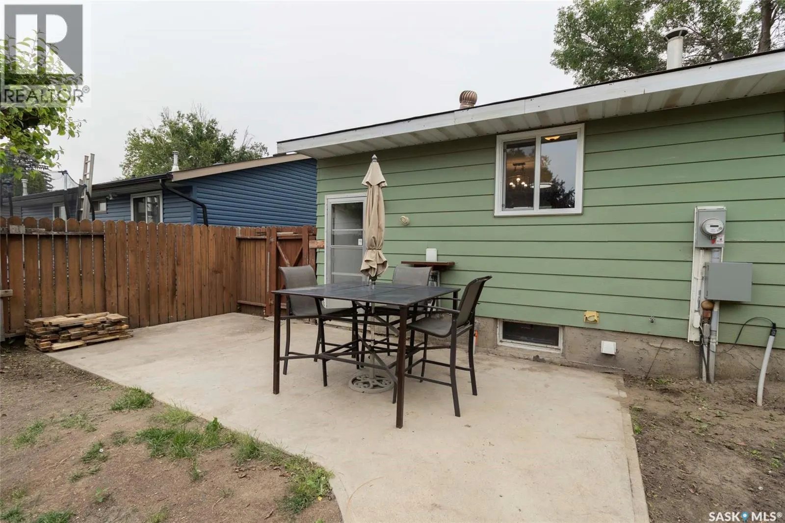 823 Steeves AVENUE