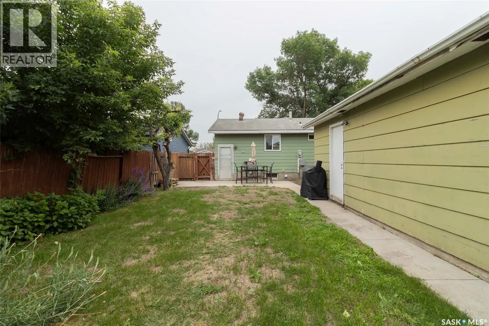 823 Steeves AVENUE