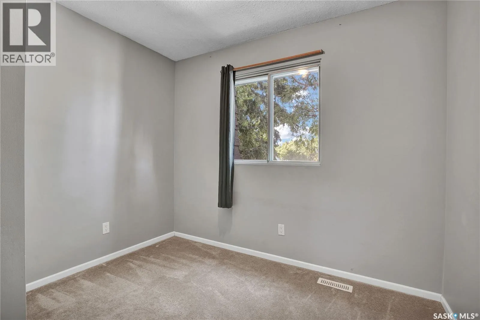 60 120 Acadia DRIVE