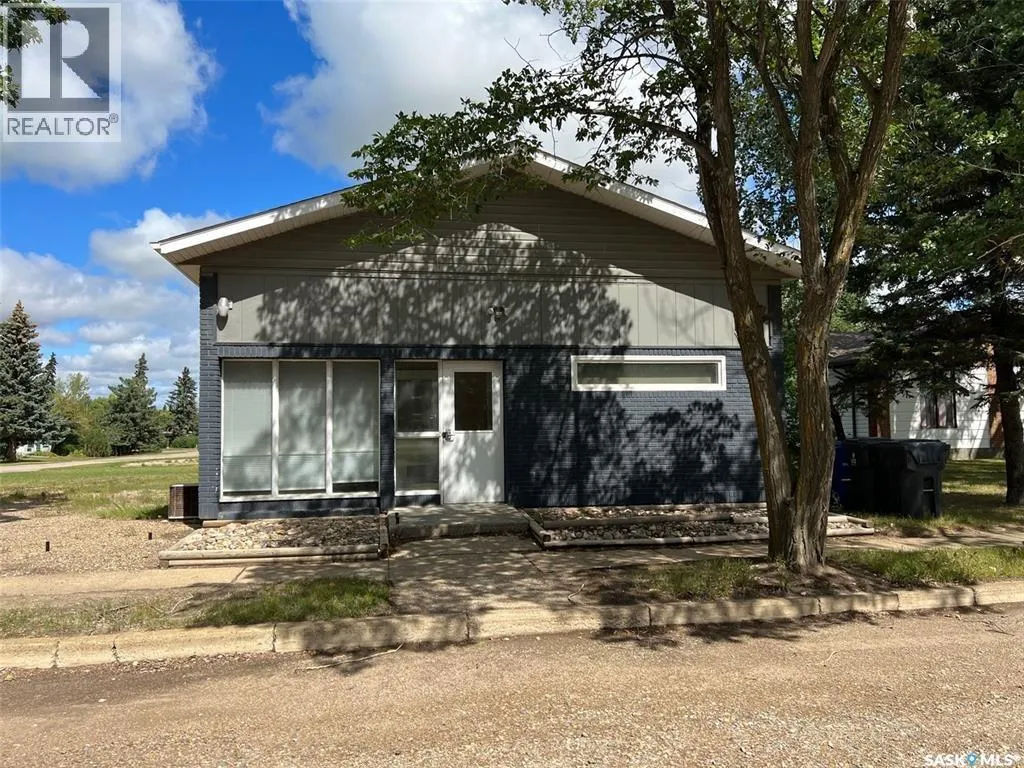 203 Railway AVENUE