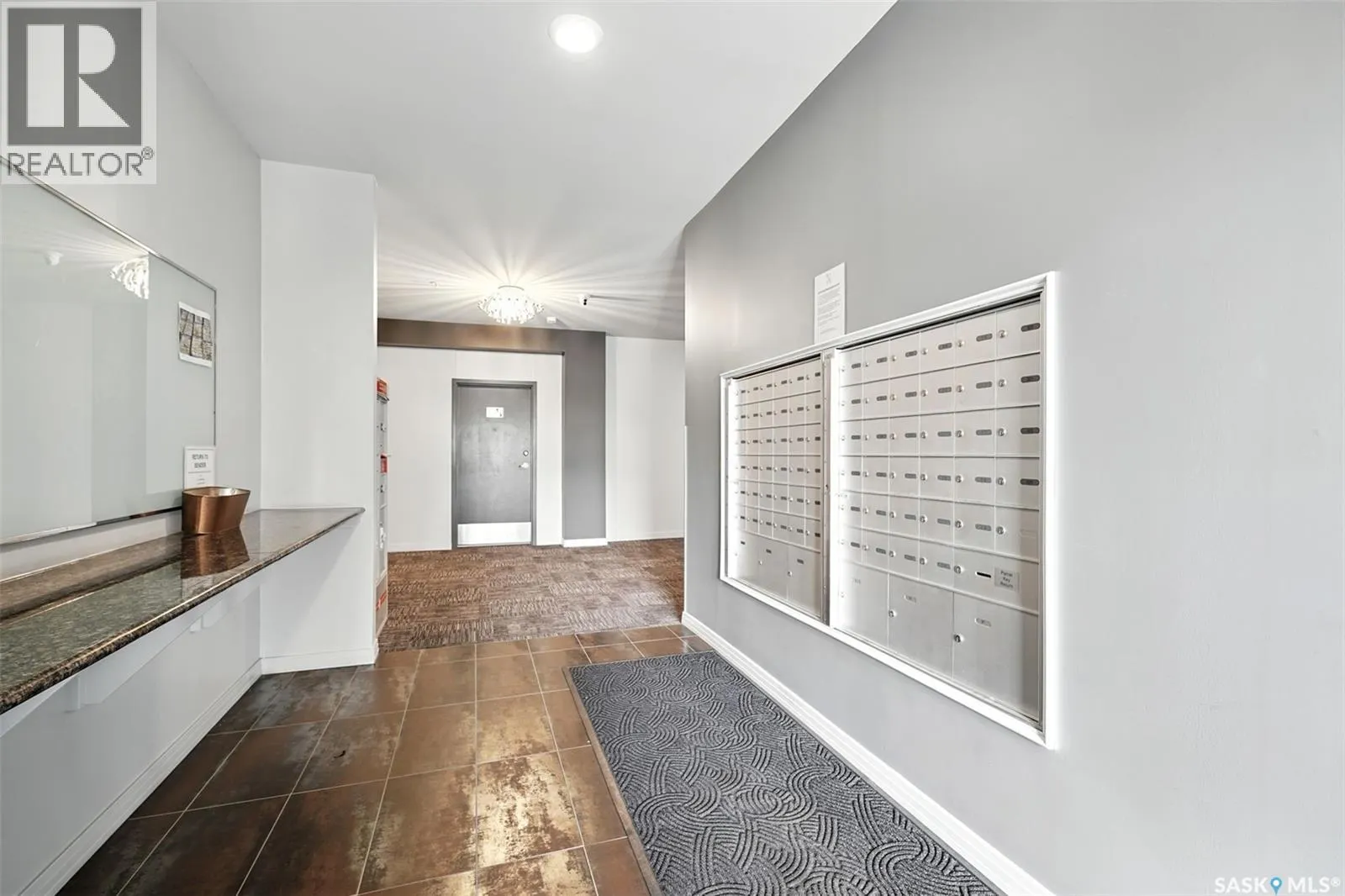 113 235 Evergreen SQUARE