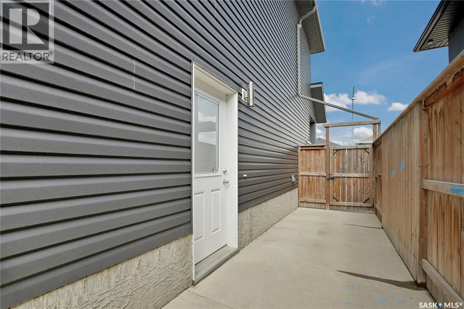 483 Kloppenburg STREET