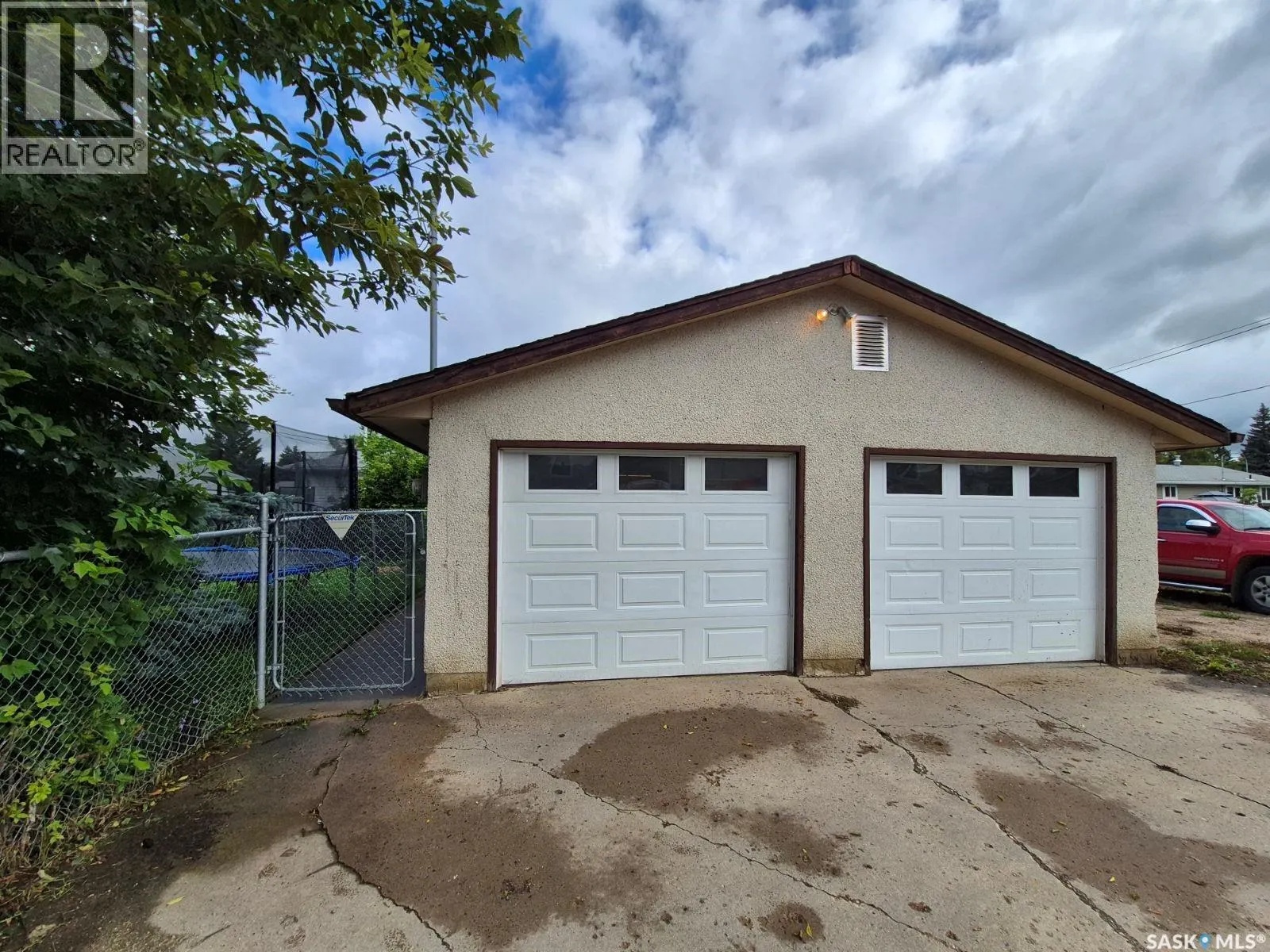 1443 4th STREET E