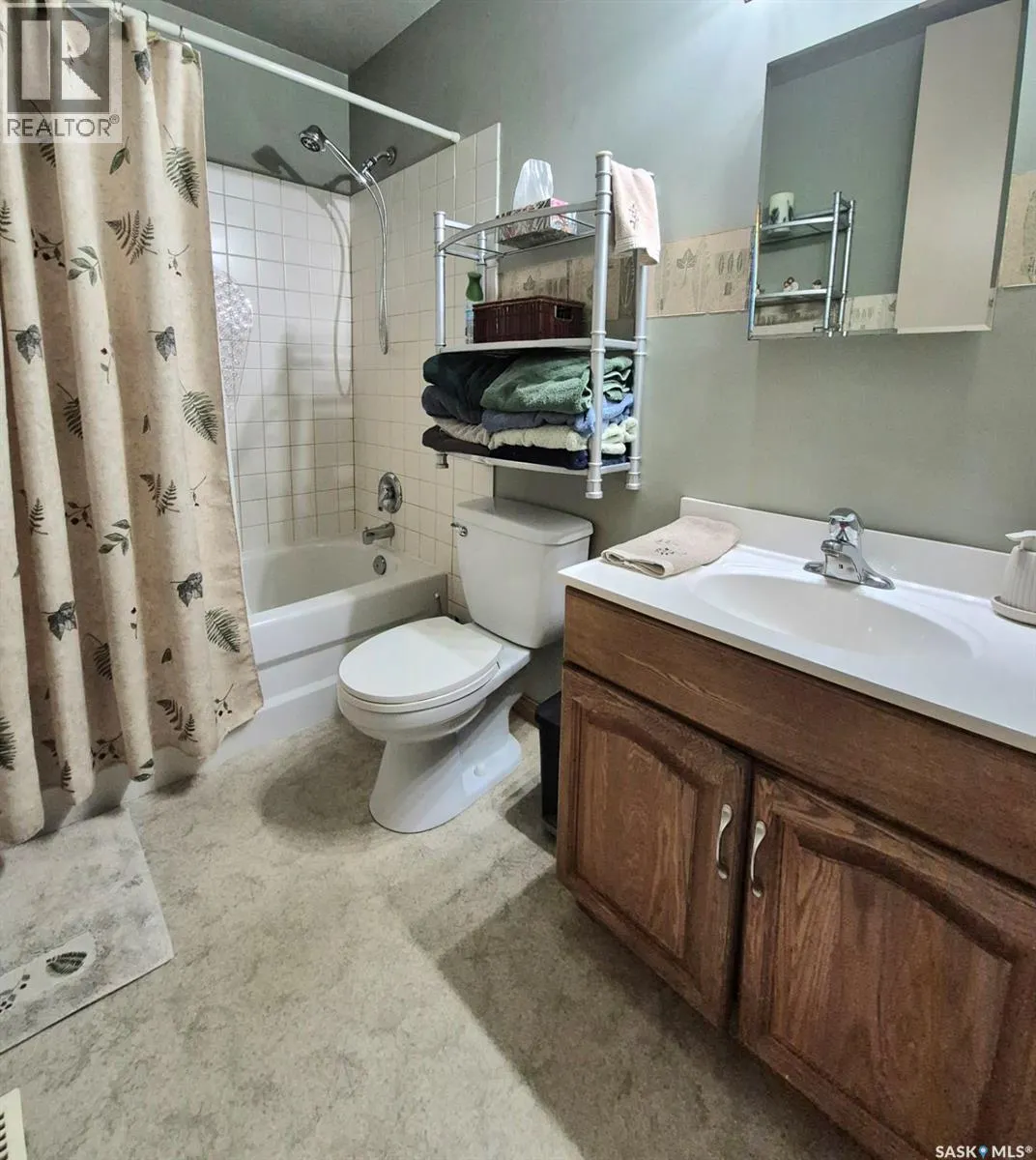 1443 4th STREET E
