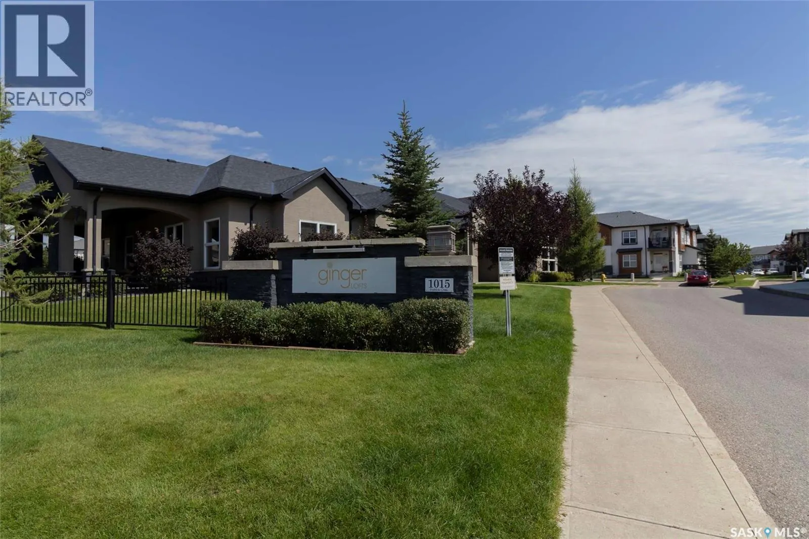 304 1015 Patrick CRESCENT