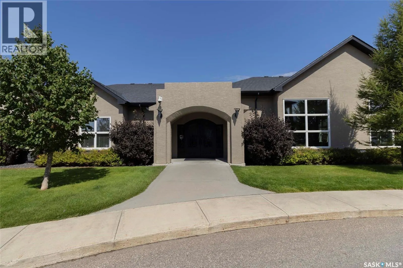 304 1015 Patrick CRESCENT