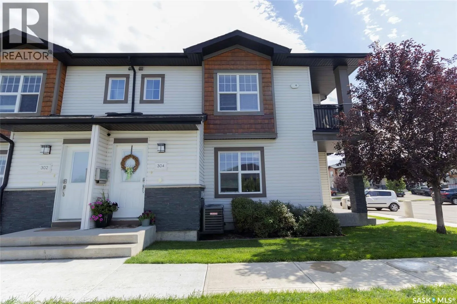 304 1015 Patrick CRESCENT