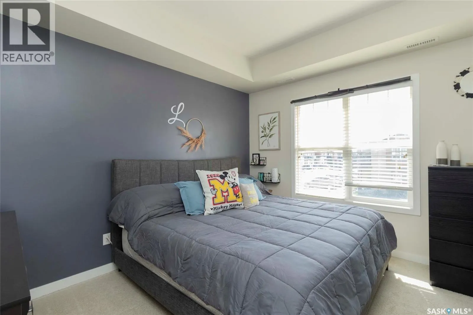 304 1015 Patrick CRESCENT