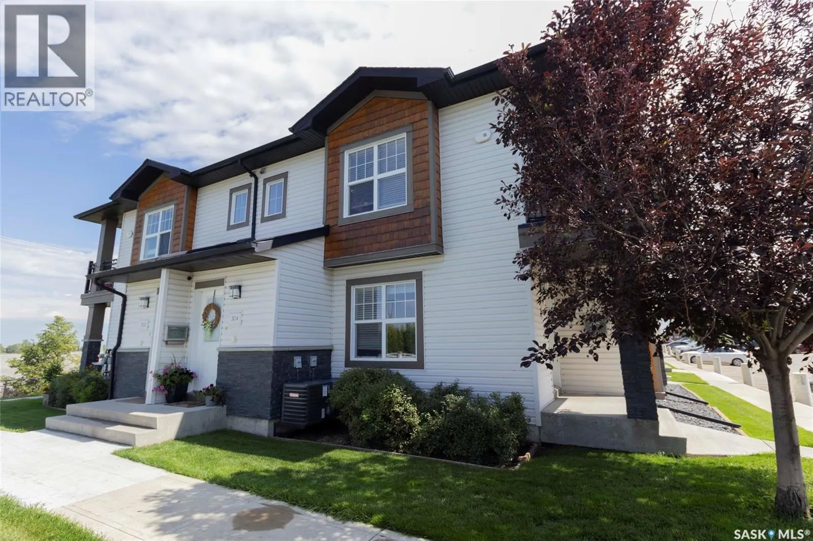 304 1015 Patrick CRESCENT