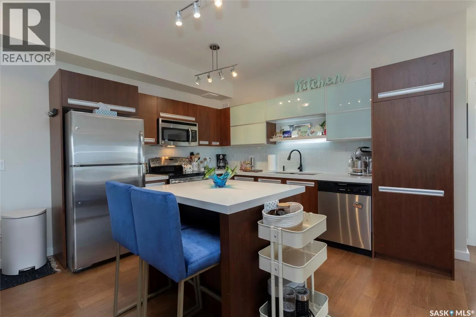 304 1015 Patrick CRESCENT