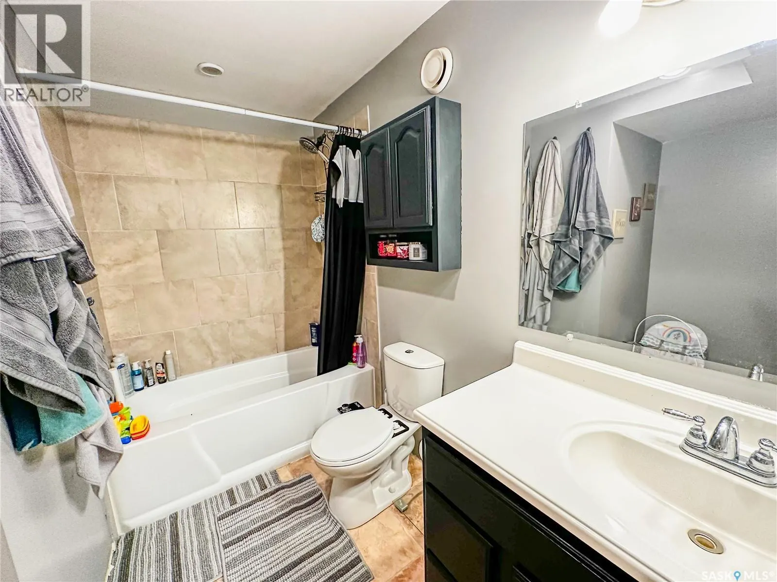 87 Collacott STREET W