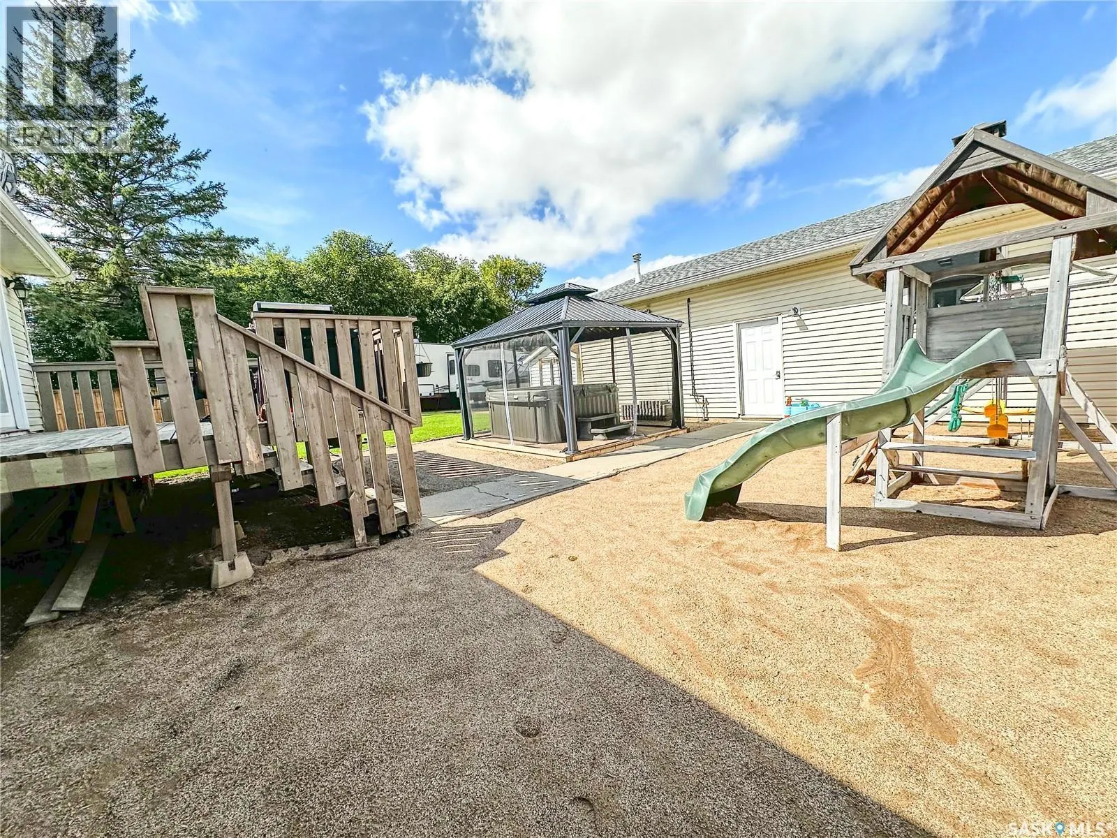87 Collacott STREET W