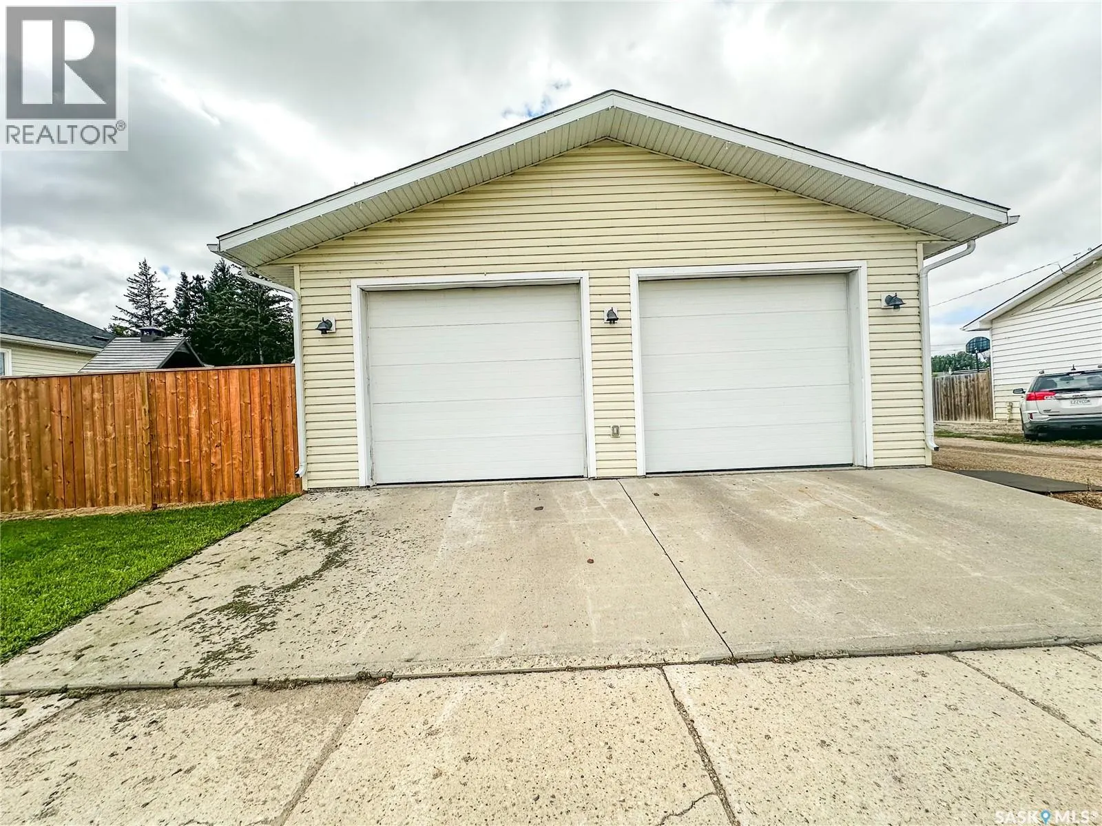 87 Collacott STREET W