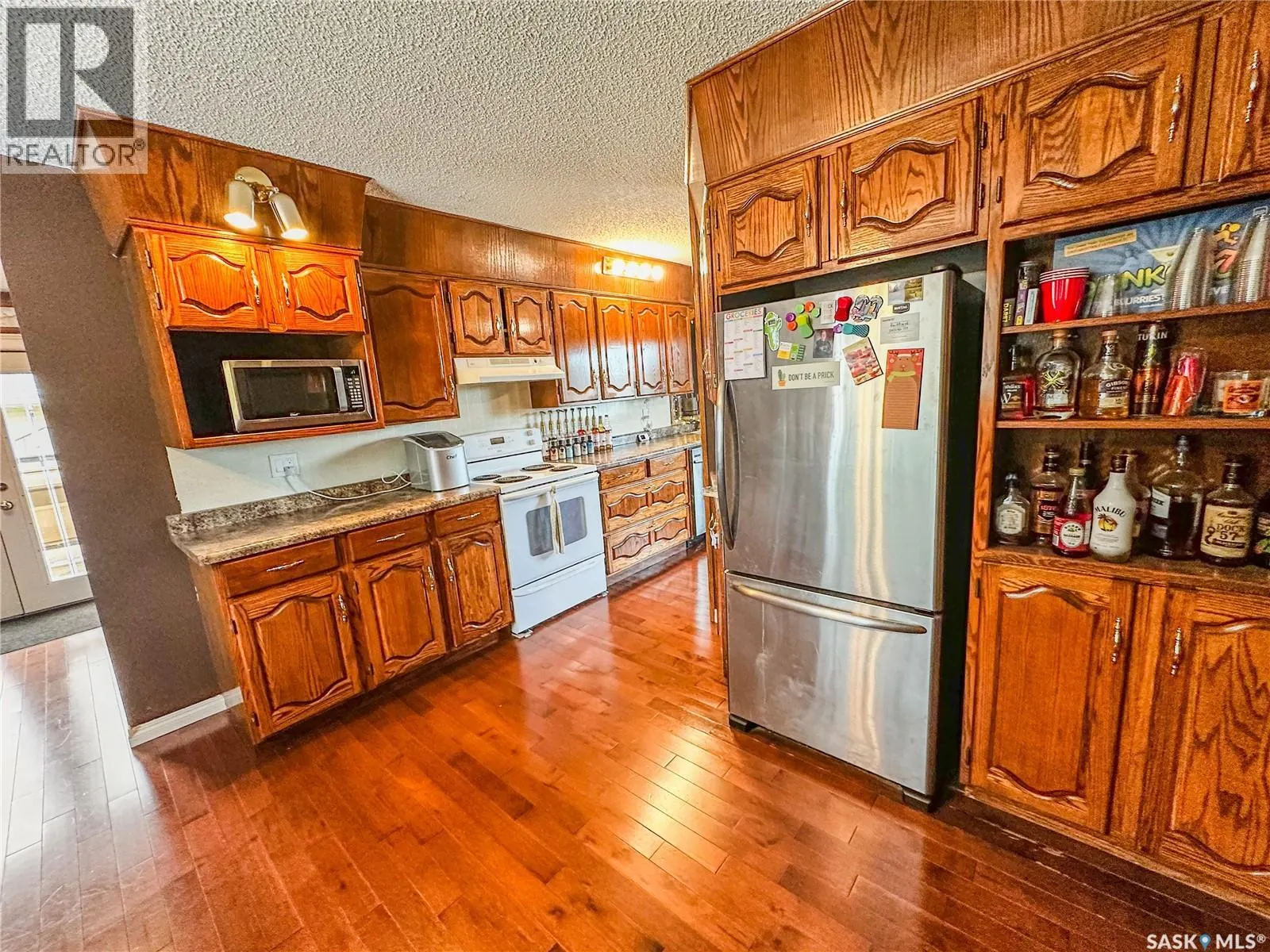 87 Collacott STREET W