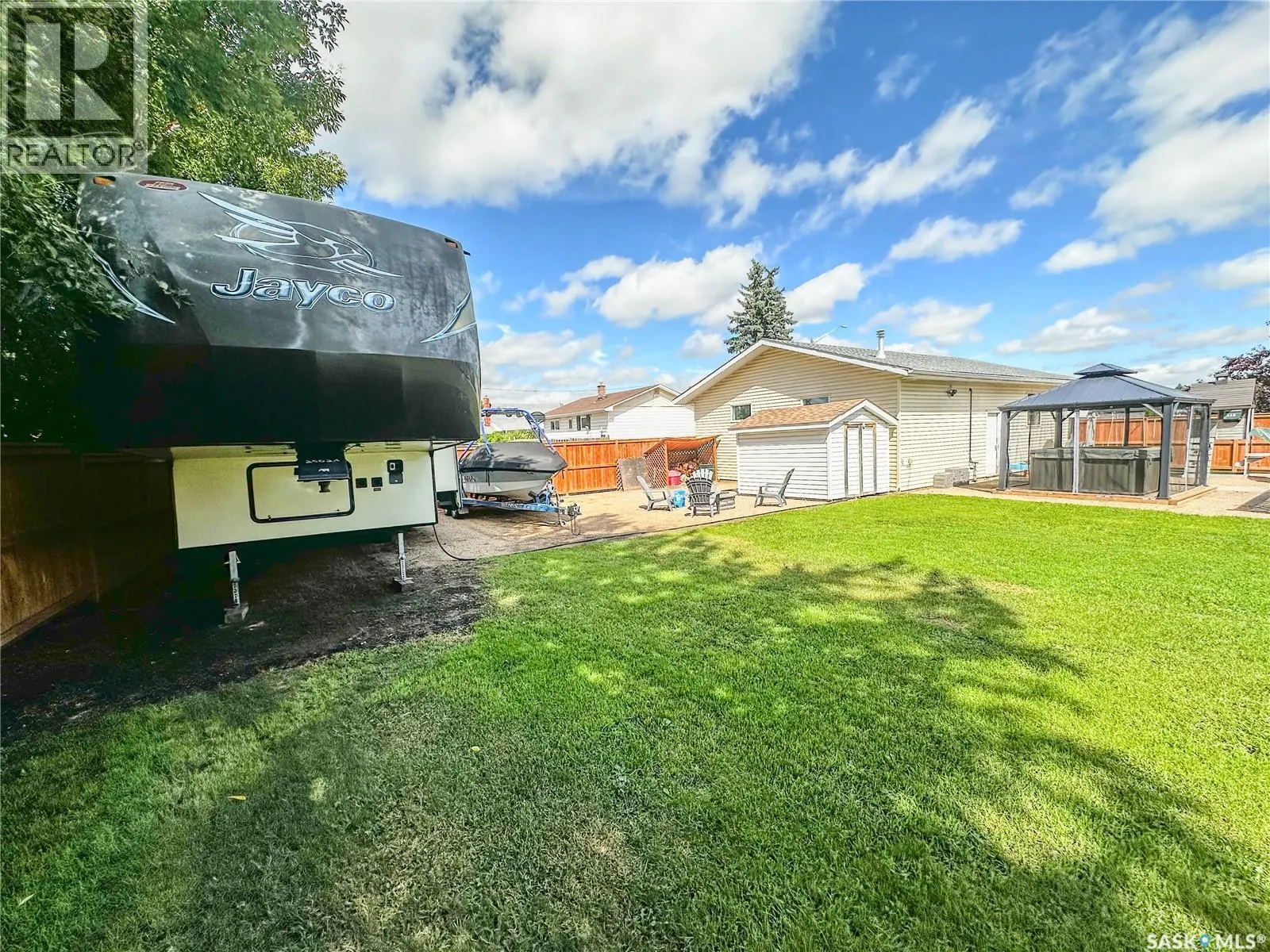 87 Collacott STREET W