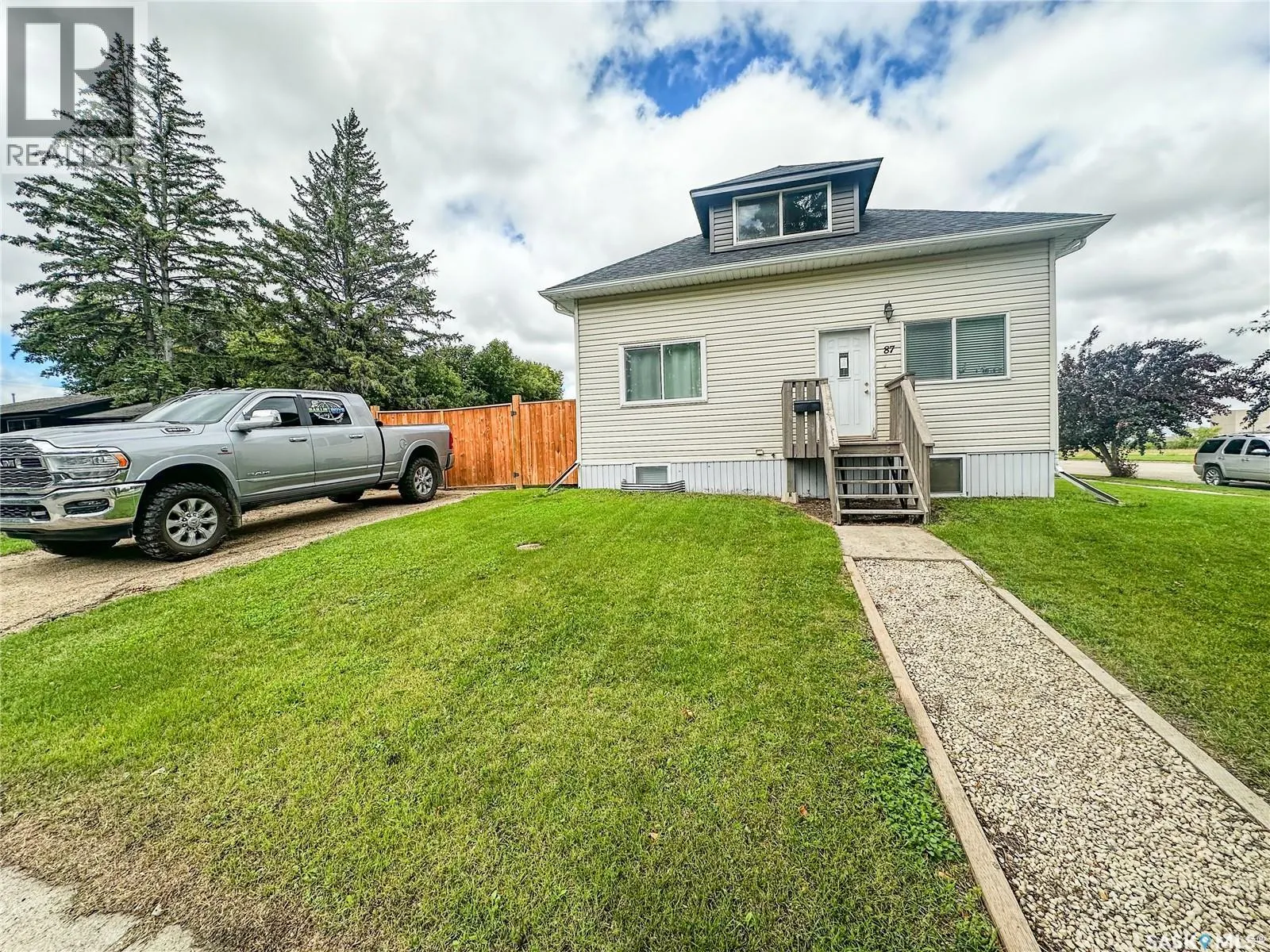 87 Collacott STREET W