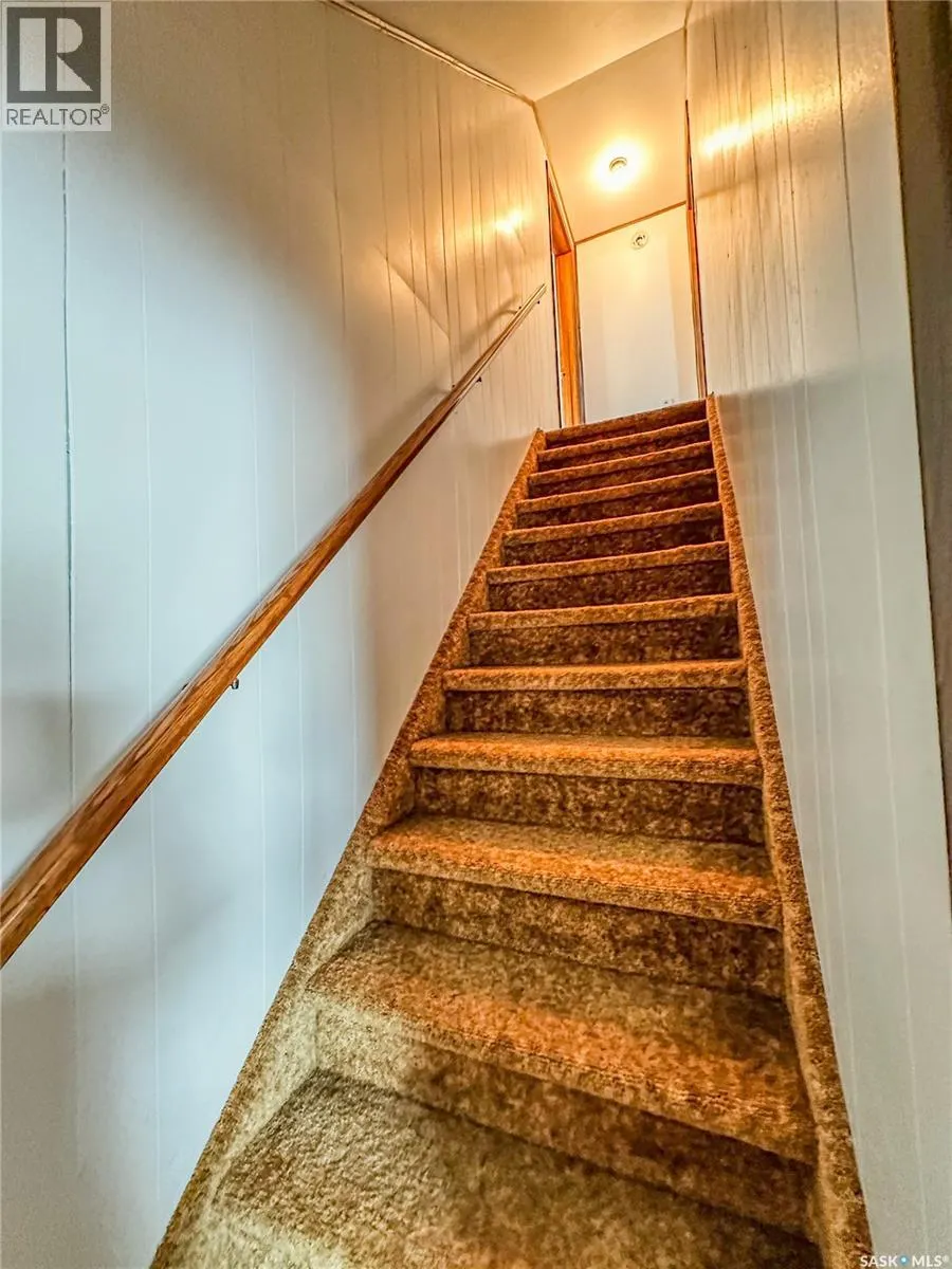 87 Collacott STREET W