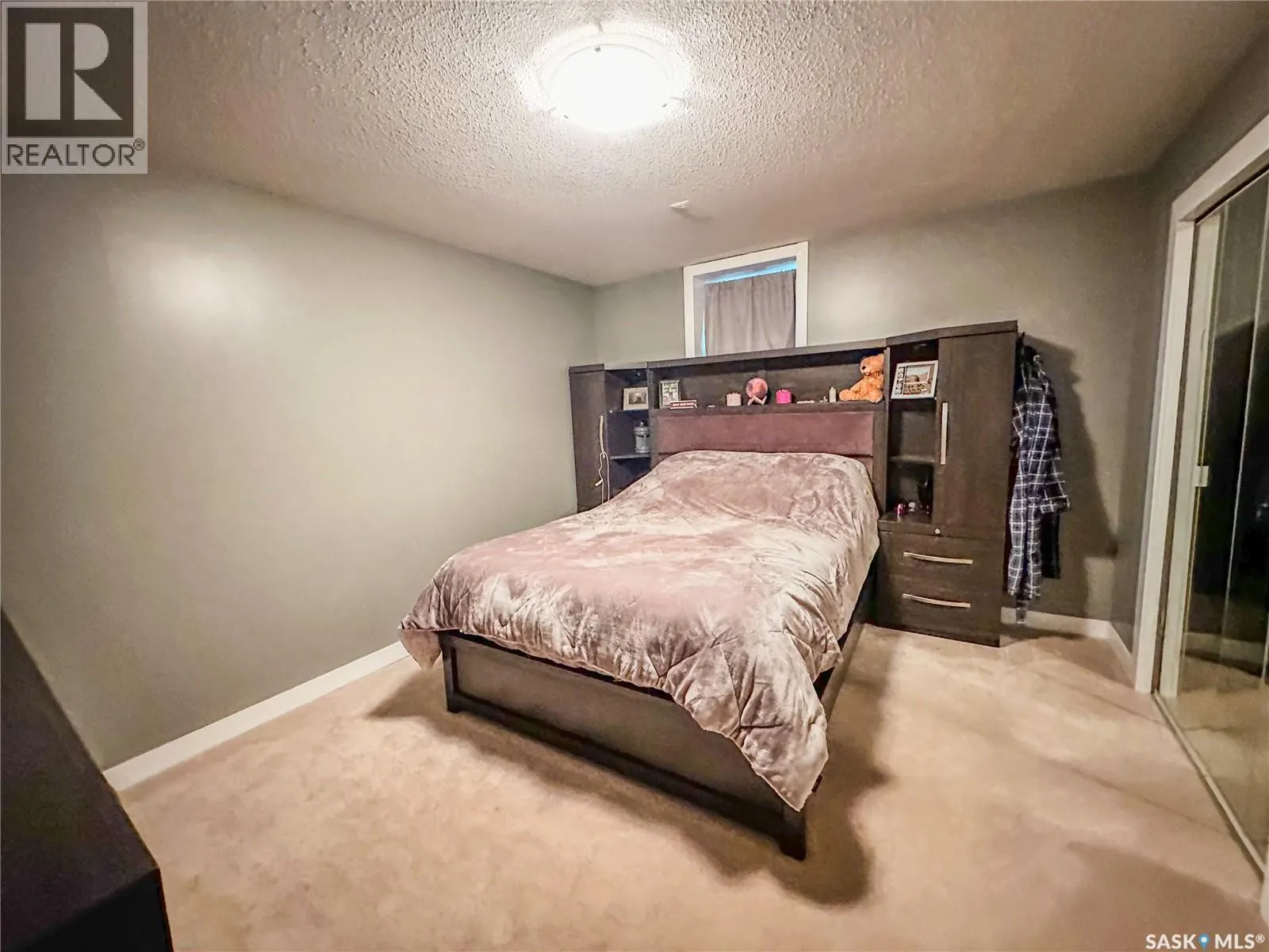 87 Collacott STREET W
