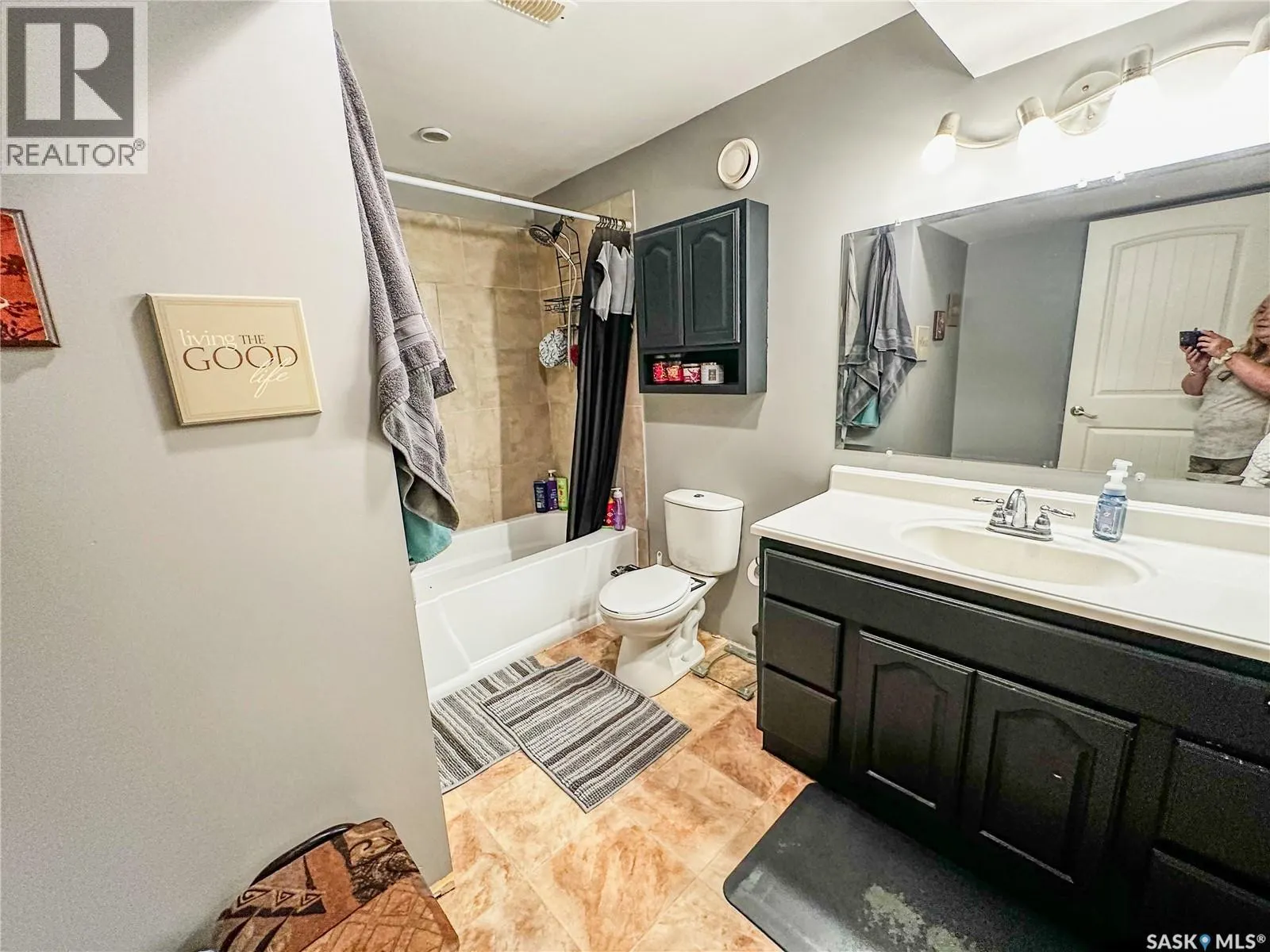 87 Collacott STREET W