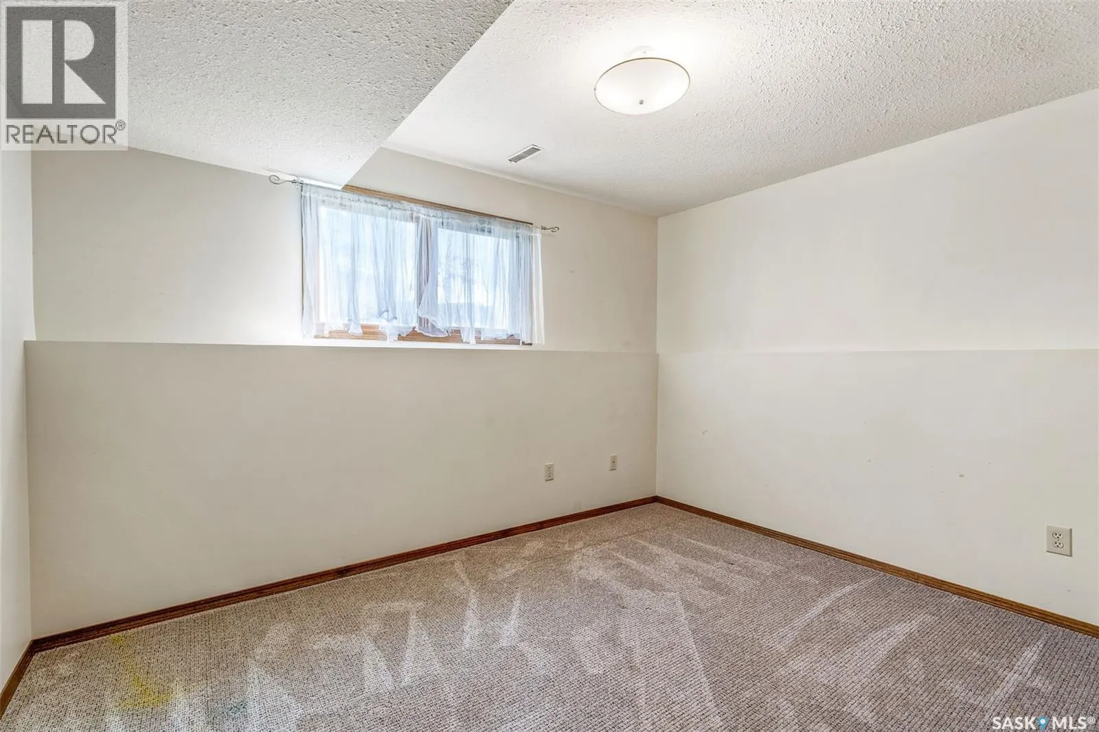 1628 Barton DRIVE