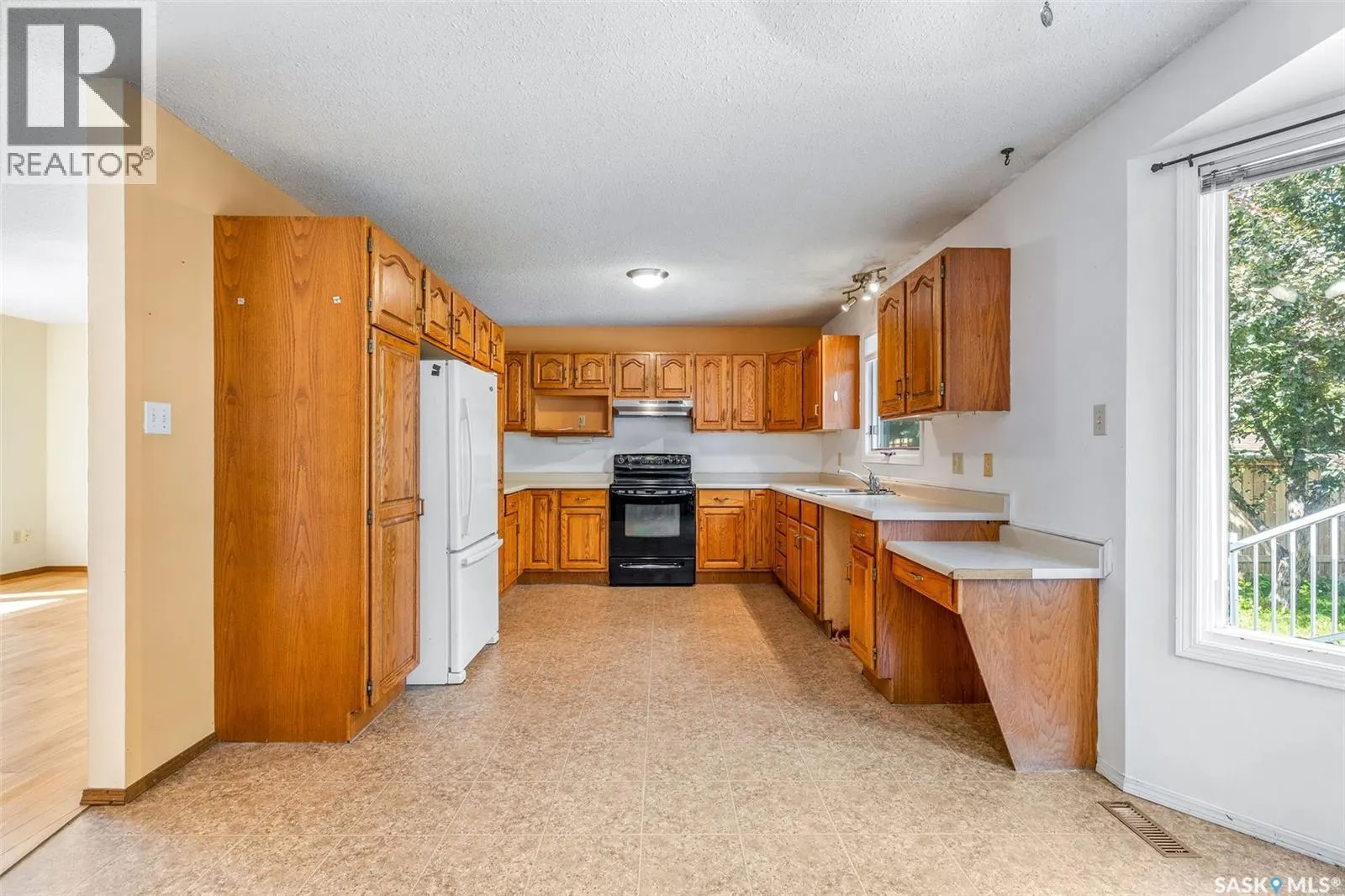 1628 Barton DRIVE