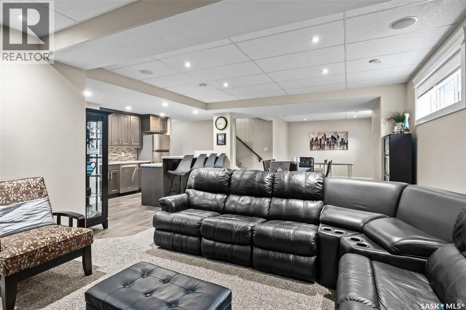 28 Smiley DRIVE