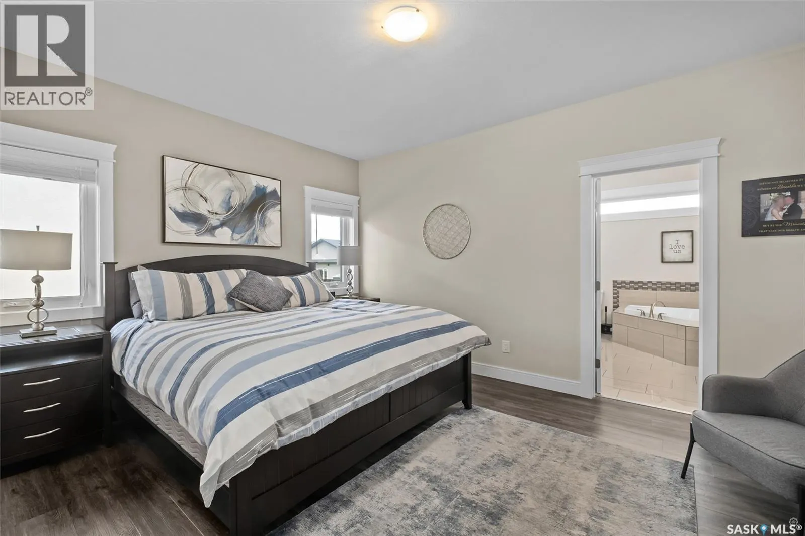 28 Smiley DRIVE