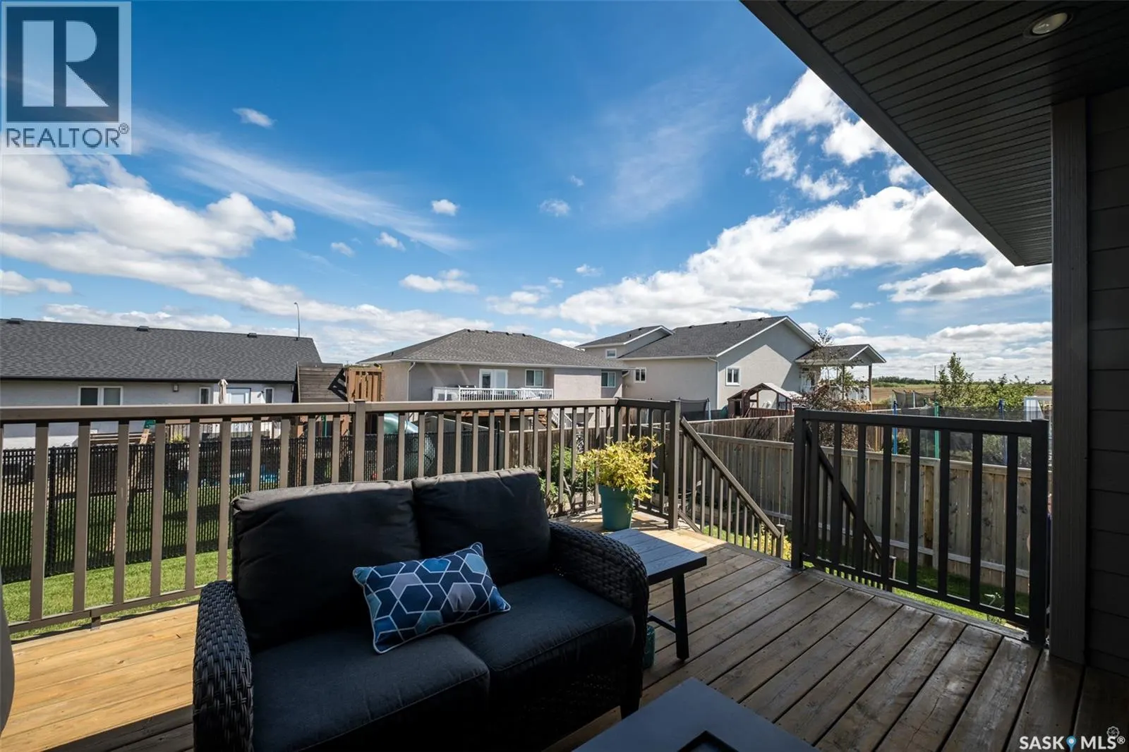28 Smiley DRIVE