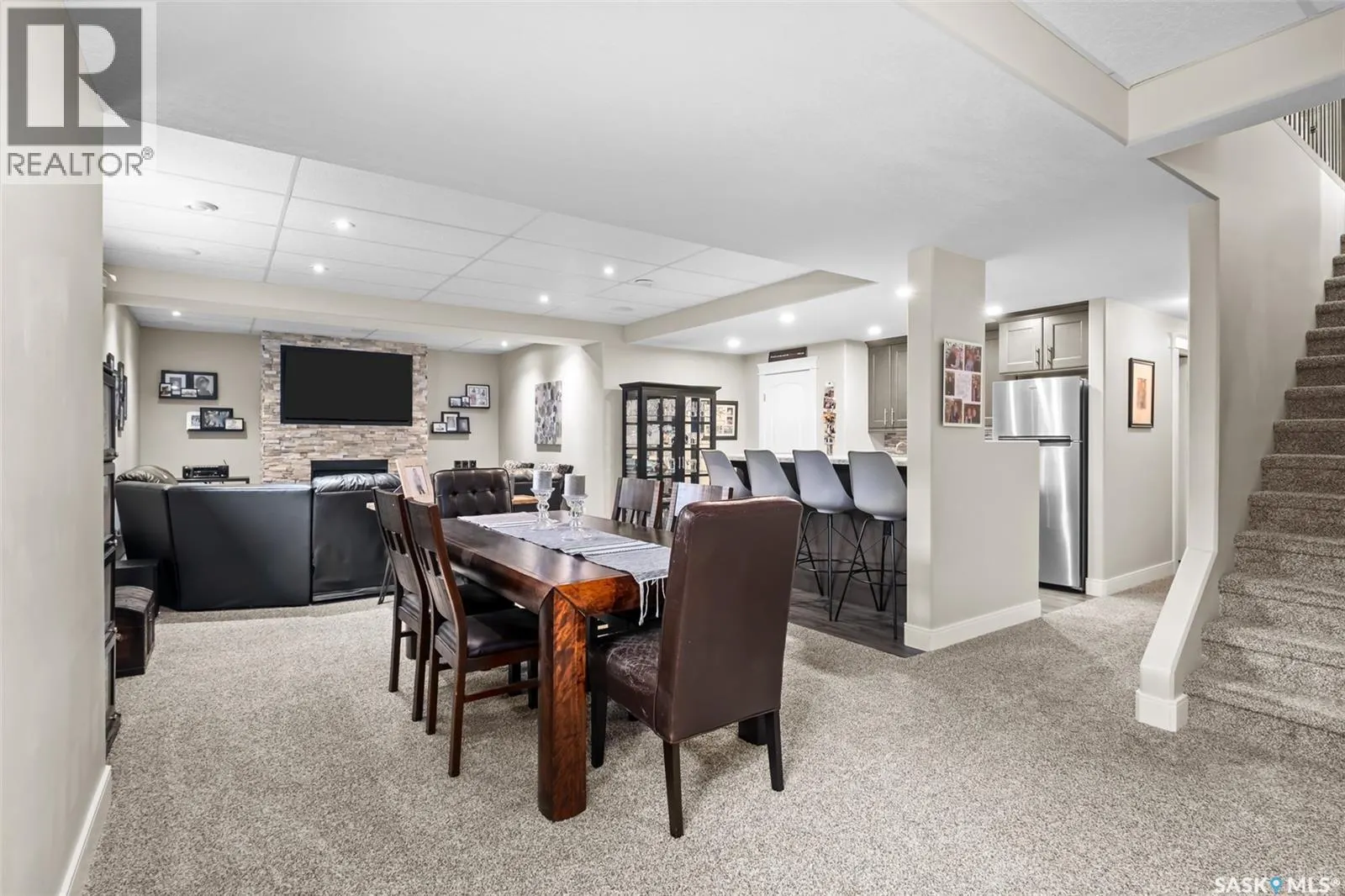 28 Smiley DRIVE