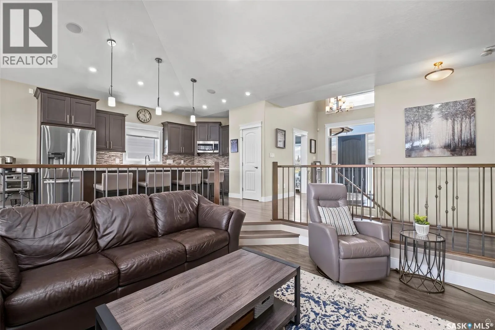 28 Smiley DRIVE