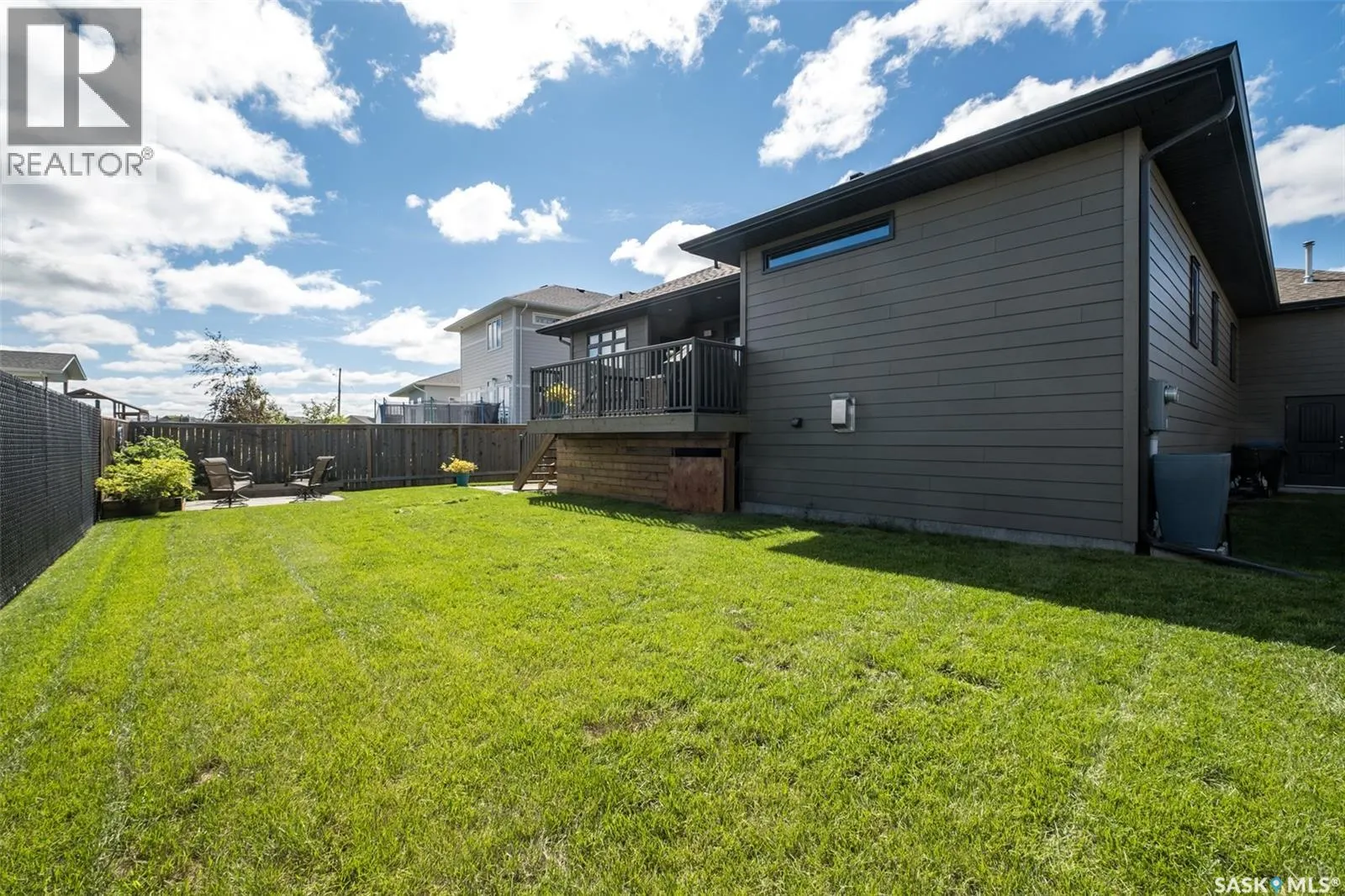 28 Smiley DRIVE