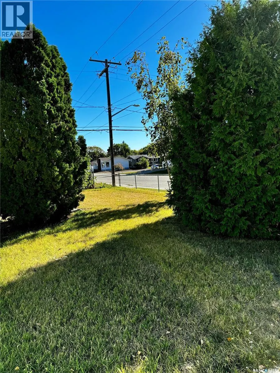 305 3rd AVENUE NE