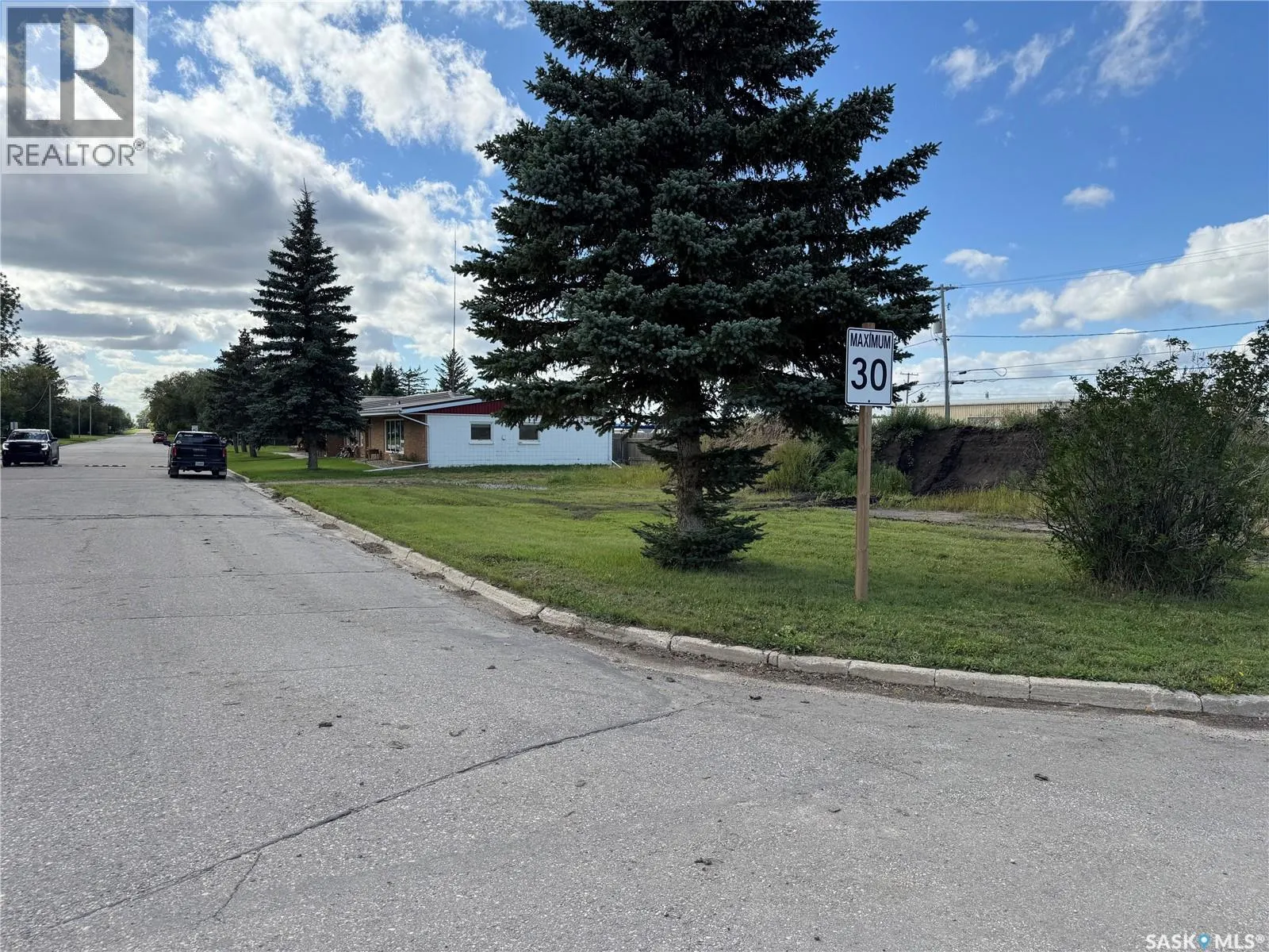 306 B AVENUE W