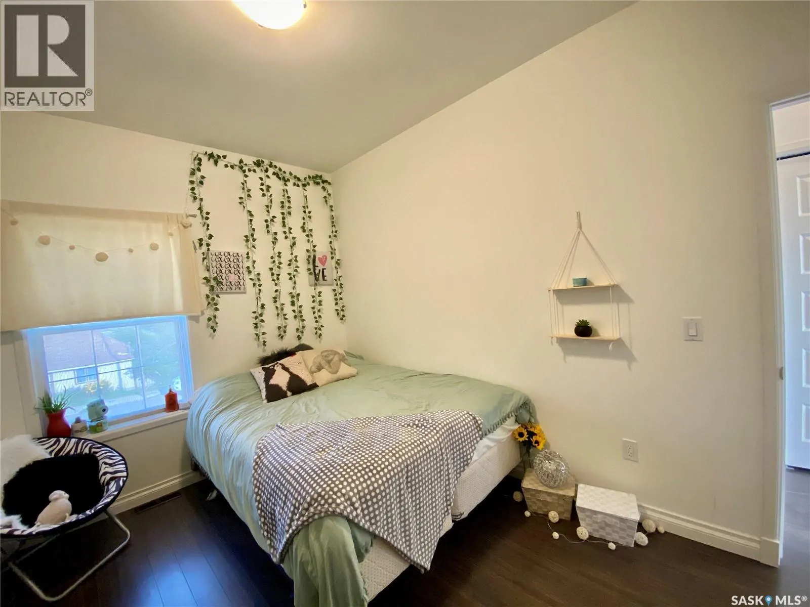 A & B 422 St Mary STREET