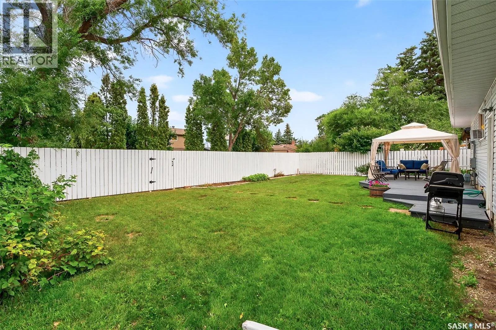 1345 Queen CRESCENT