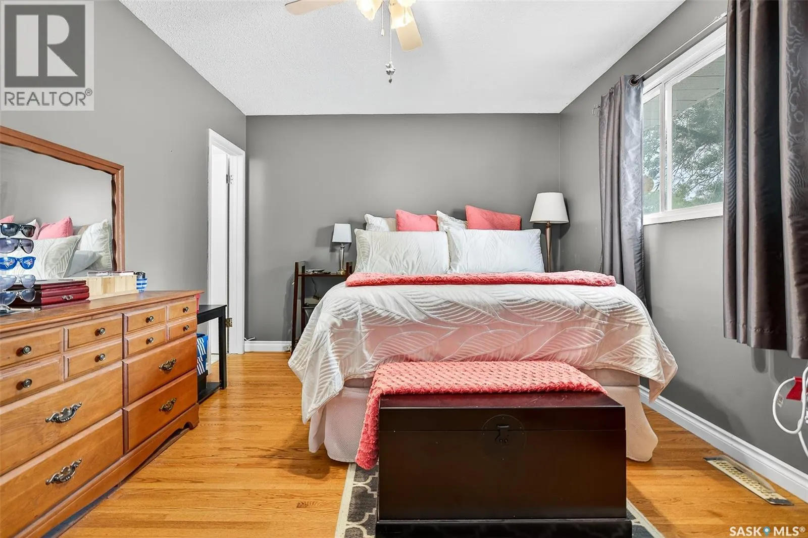 1345 Queen CRESCENT